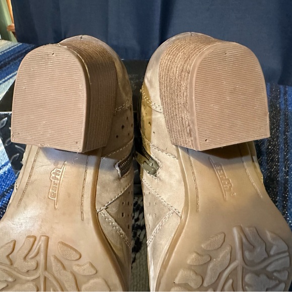 Earth ‘Marion’ khaki color leather ankle boots, women’s size 9 - Picture 7 of 10